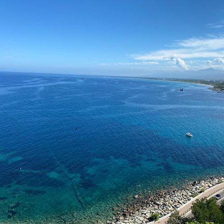 Appartement Vue Mer Et Iles Italiennes Bastia  Buitenkant foto