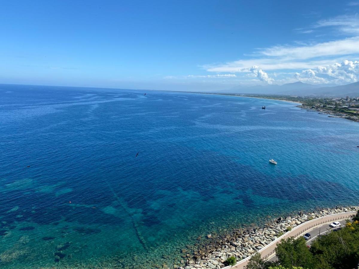 Appartement Vue Mer Et Iles Italiennes Bastia  Buitenkant foto